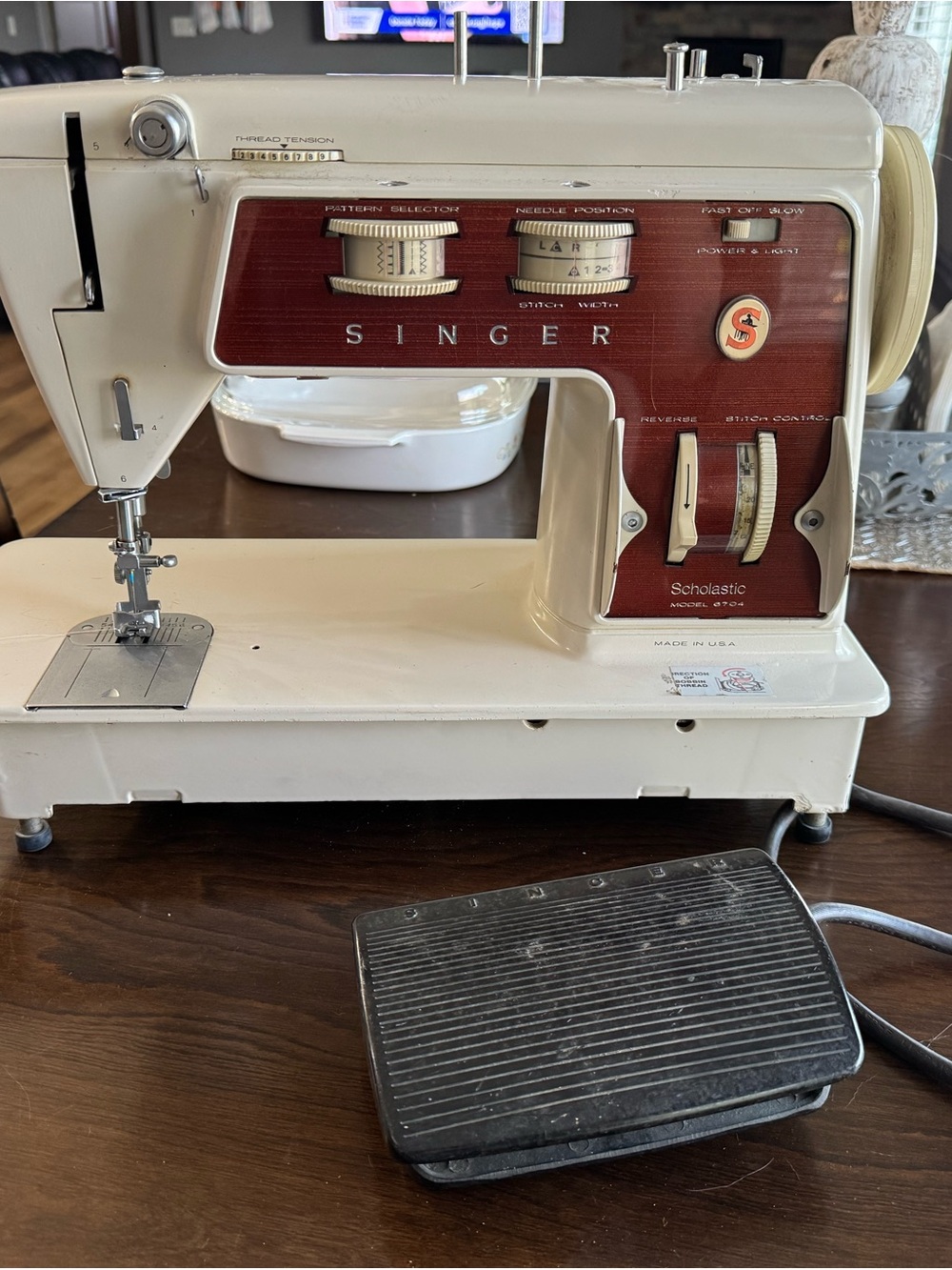 Vintage Singer Scholastic Zig-Zag & Stretch Sewing Machine Model 6704 SKU